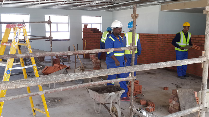 You are currently viewing School drop-outs trained as bricklayers