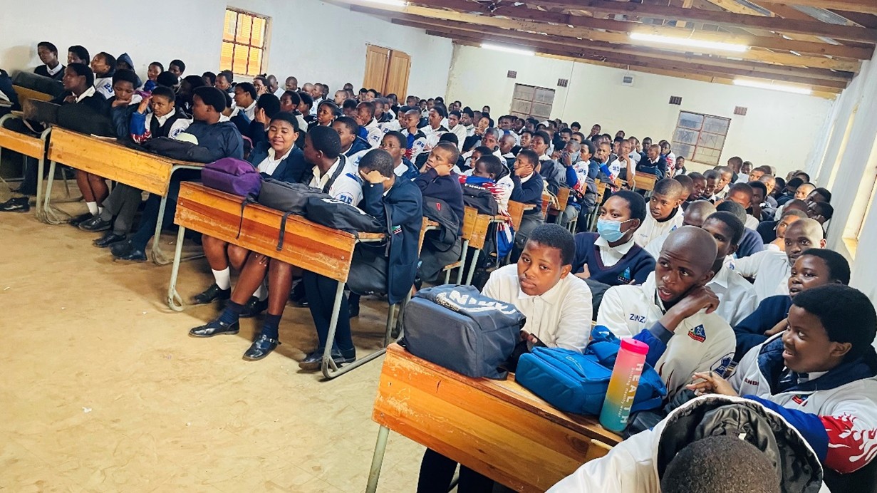 You are currently viewing Alfred Nzo Youth Forum donates stationary to Cangci Tech learners